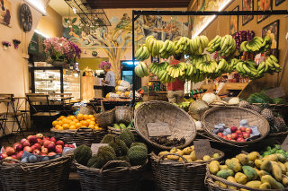 Shop of Healthy Fruits